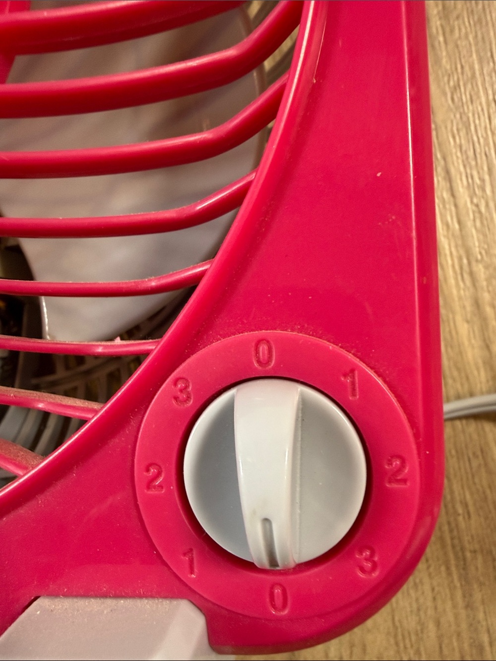 Pink Portable Table Fan - Picture 7 of 8